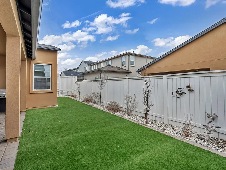 619 Camargue Trl — Photo 53