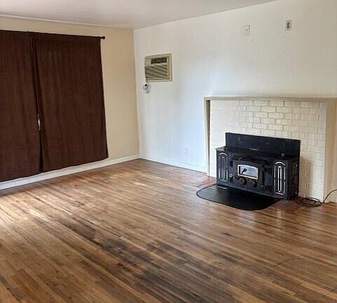 3rd image of 510 David Ave