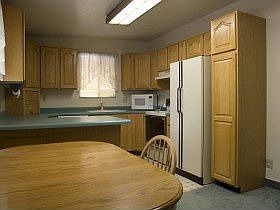 4th image of 1633 W Leland Dr
