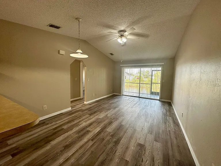 829 Gleason Pkwy — Photo 9
