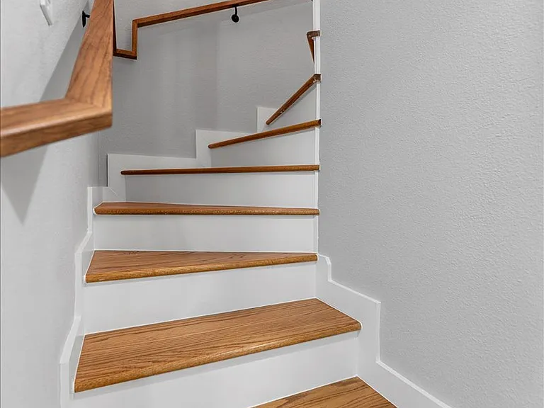 305 Valley Park Dr — Photo 14