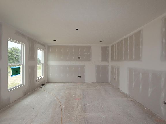 3rd image of 3877 Maize View Dr