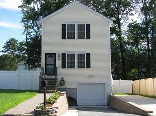 112 Valley Rd, Dracut, MA 01826