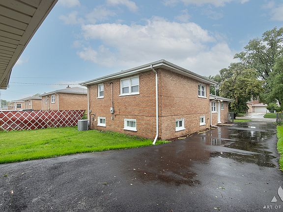 4th image of 6127 W 79th Pl