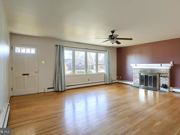 5th image of 5 Round Hill Rd