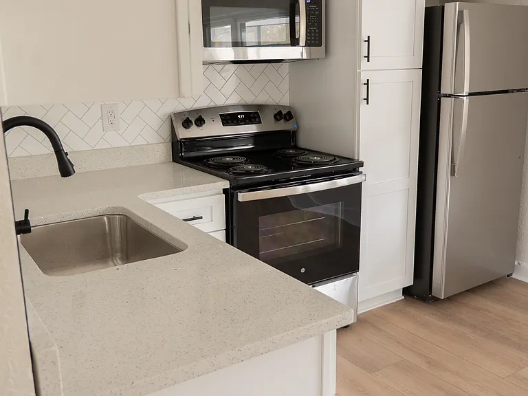 9619 Capeview Ave #D — Photo 10