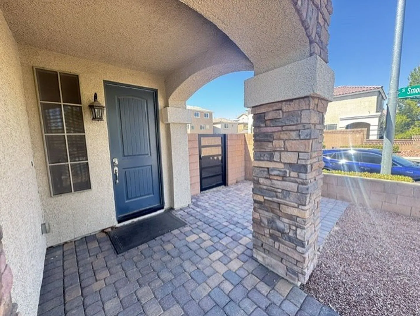 Spacious 4-Bedroom Home with Loft & Private Backyard — Photo 2