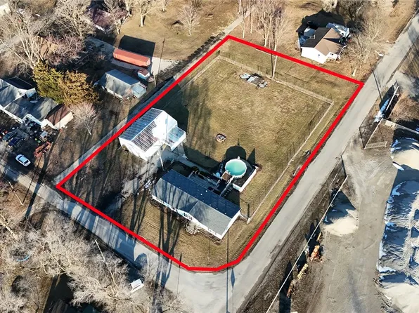 108 N Folly St, Niantic, IL 62551