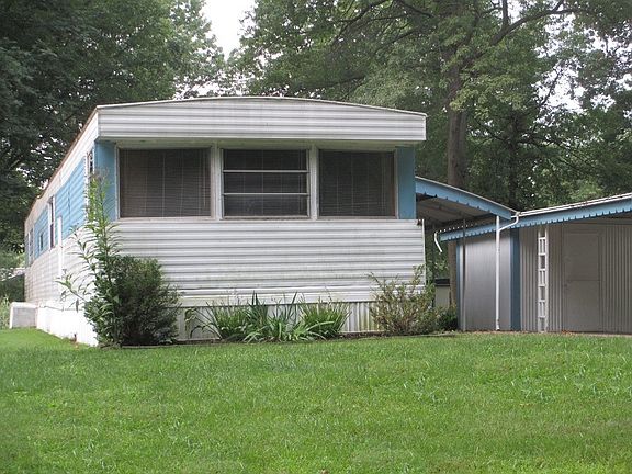 2nd image of 17 Patio Ln #17