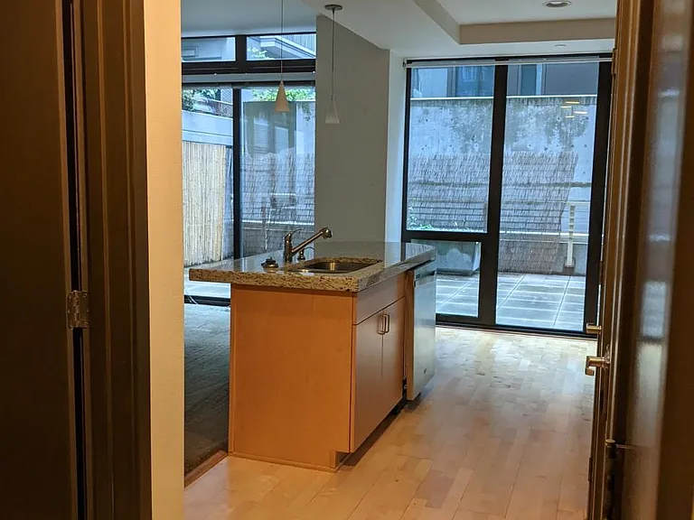 2716 Elliott Ave #306 — Photo 6