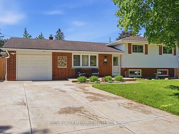 3rd image of 27 Stormont Dr