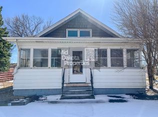 933 E 5th Ave, Mitchell, SD 57301