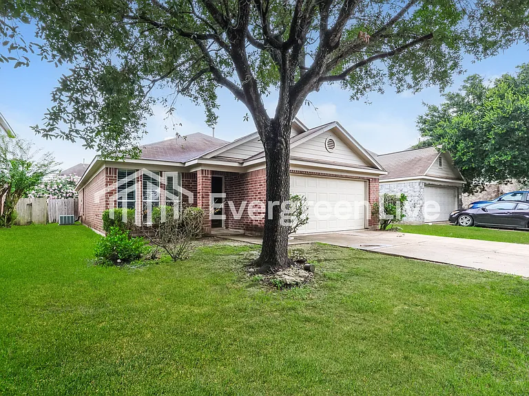 15411 Hickory Dale St — Photo 2