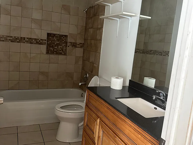 320 Springlake Ln #D — Photo 8
