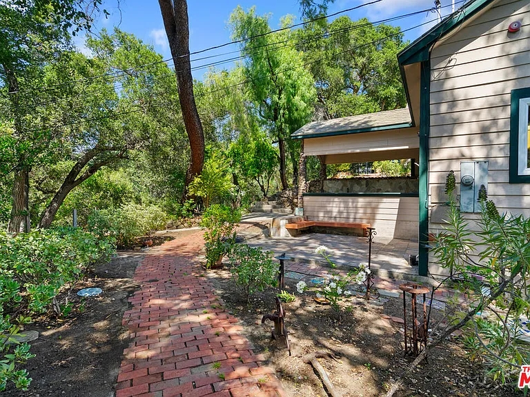 20912 Fontaine Rd — Photo 42