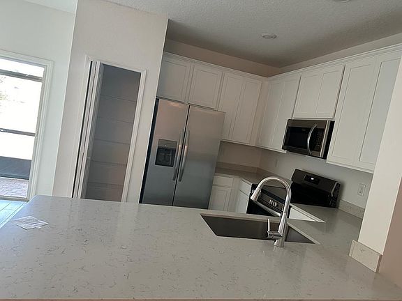 5th image of 41 Carmella Ct