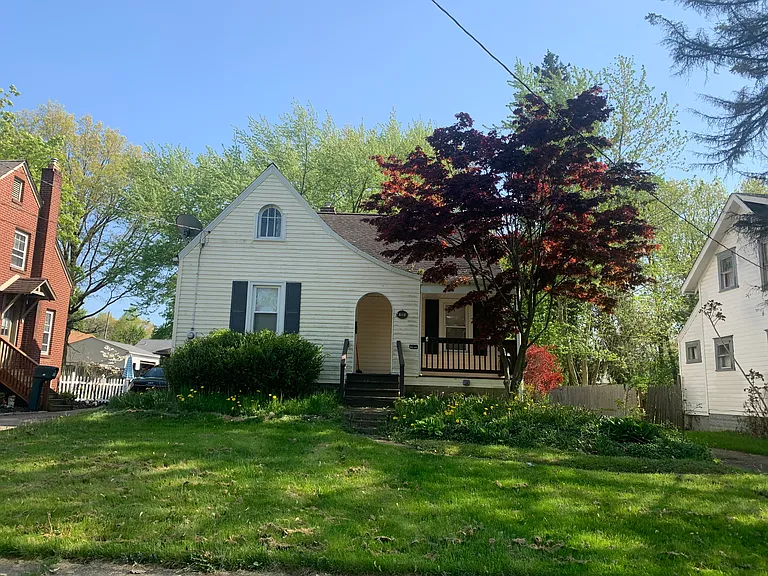 159 Erskine Ave — Photo 1