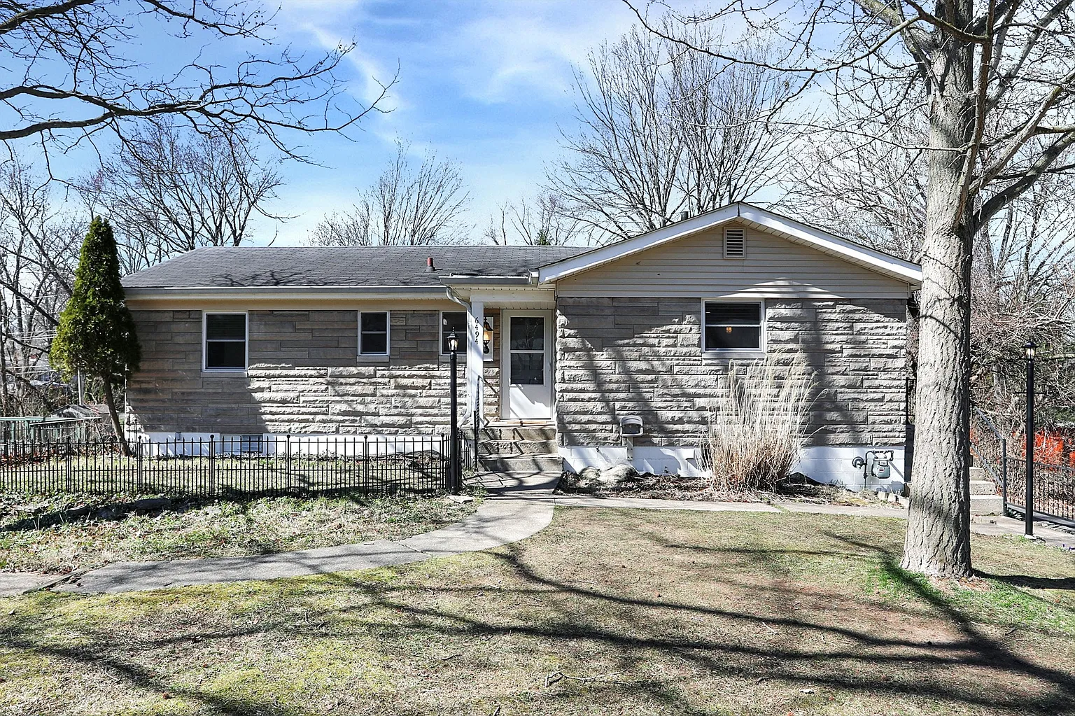 6494 N Oxford St photo 1