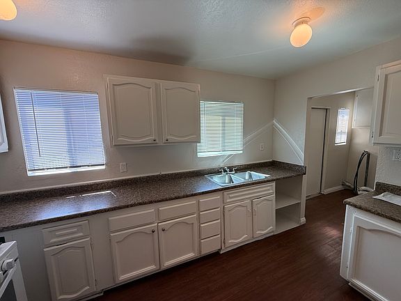 5th image of 11820 Mapledale St