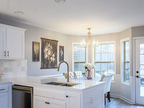 4th image of 358 Talon Dr SE