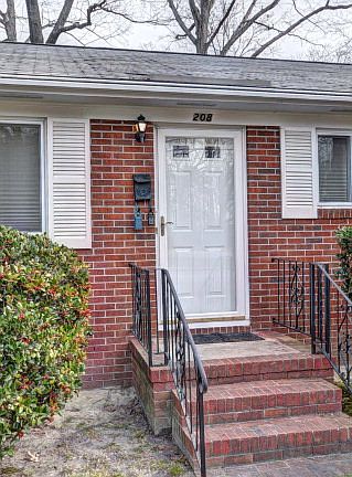 3rd image of 208 Menchville Rd