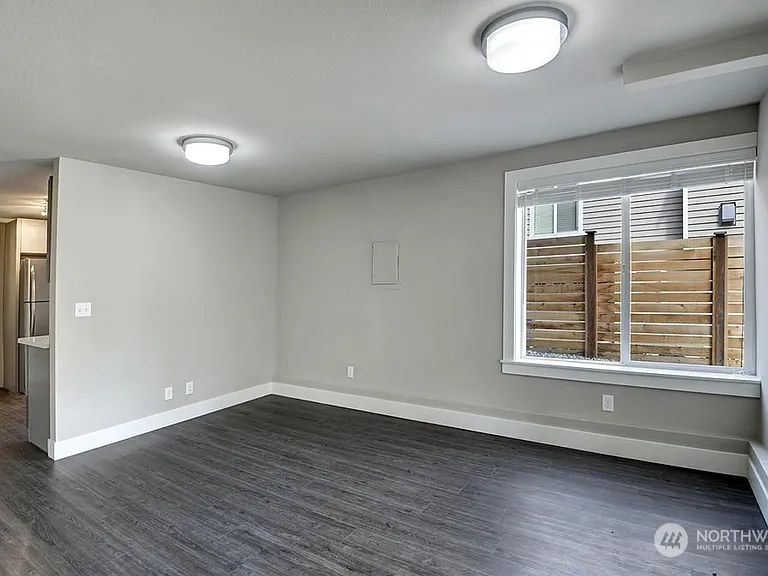 2320 E Denny Way #1 — Photo 4