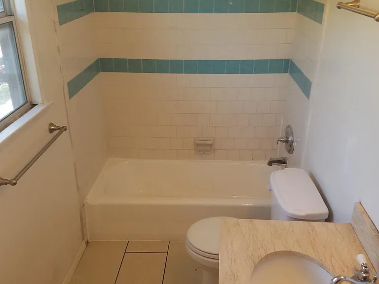11233 Emelita St #3 — Photo 4