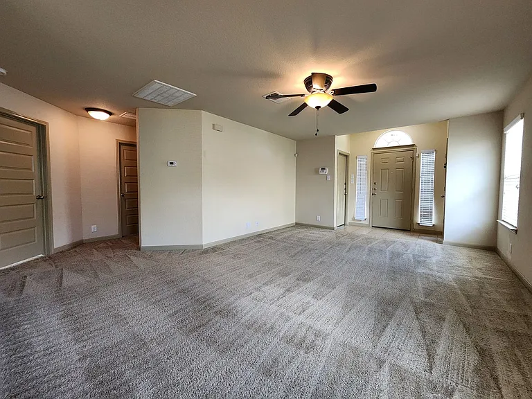 789 Great Oaks Dr — Photo 5