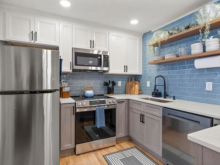1742 Boston Post Rd — Photo 6