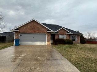 523 N Henry Clay Blvd, Ashland, MO 65010