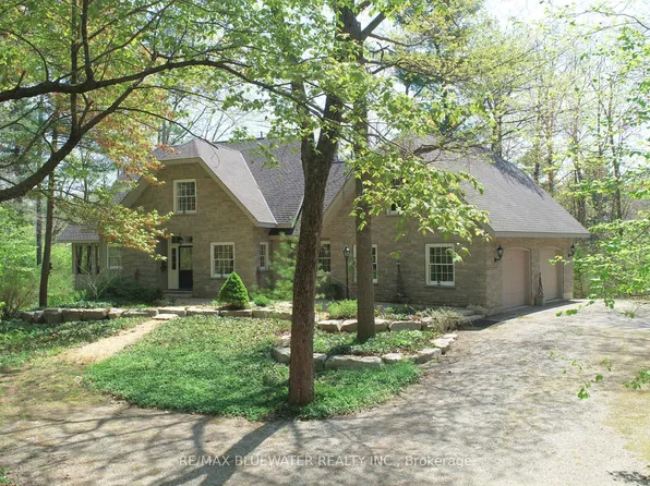 10043 Old River Rd, Lambton Shores, ON N0M 1T0