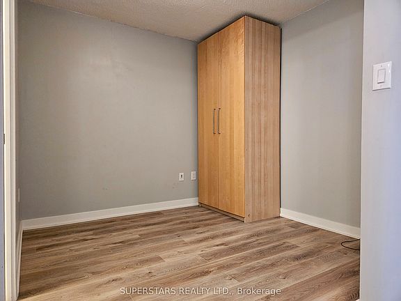 4th image of 25 Capreol Ct #2711