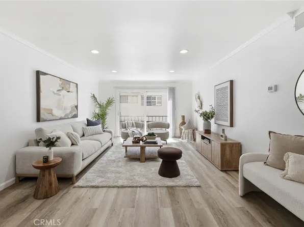 5257 Radford Ave Unit 212, Valley Village, CA 91607