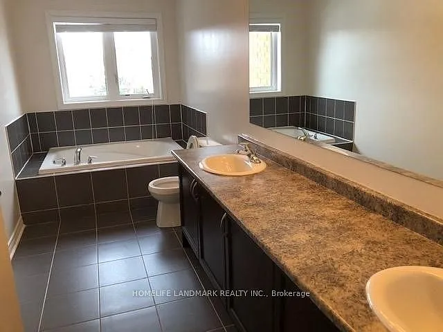 37 Napanee St — Photo 12
