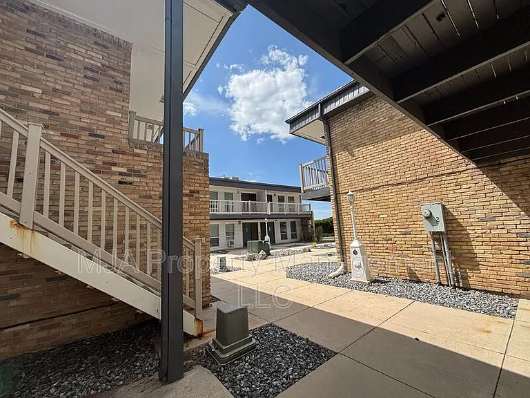 1165 Edgewood Dr #2 — Photo 28