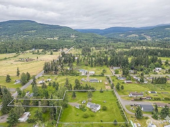 3rd image of 1012 River Road