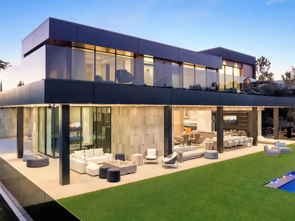 1140 Summit Dr, Beverly Hills, CA 90210