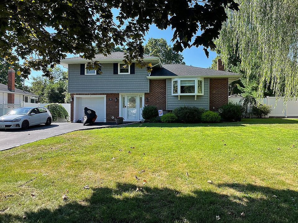 1st image of 10 Baylor Dr