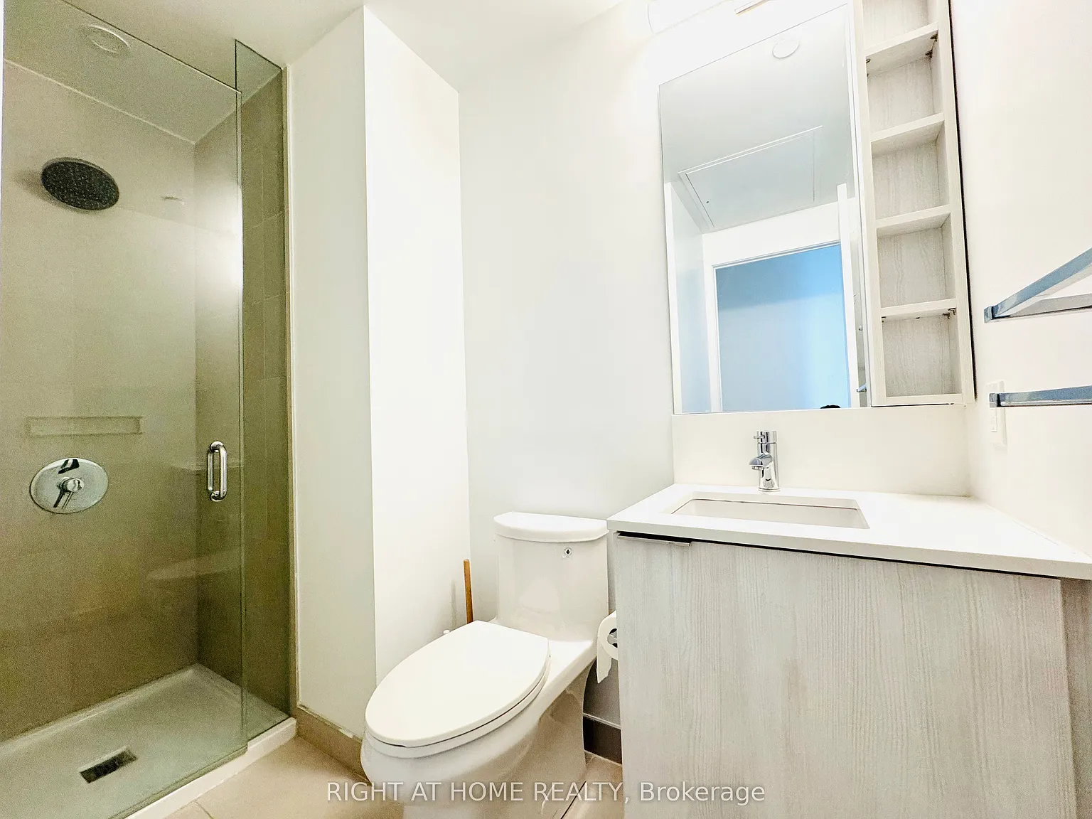 1 bed, $2,000 — Photo 4