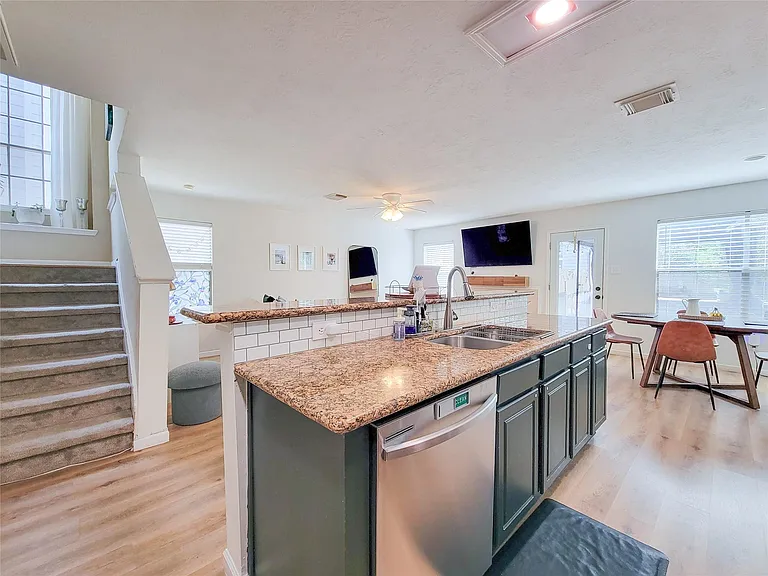 42 Wineberry Pl — Photo 8