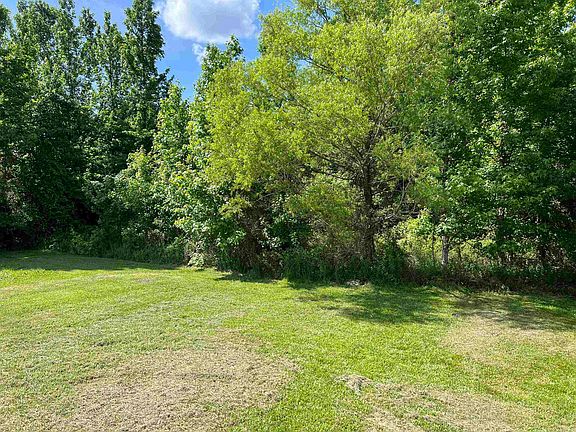 3rd image of 142 Blissful Ln