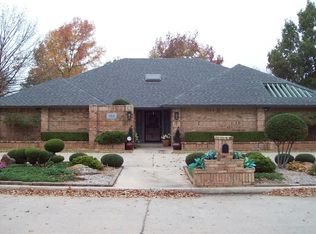 102 Saint James Pl, Chickasha, OK 73018