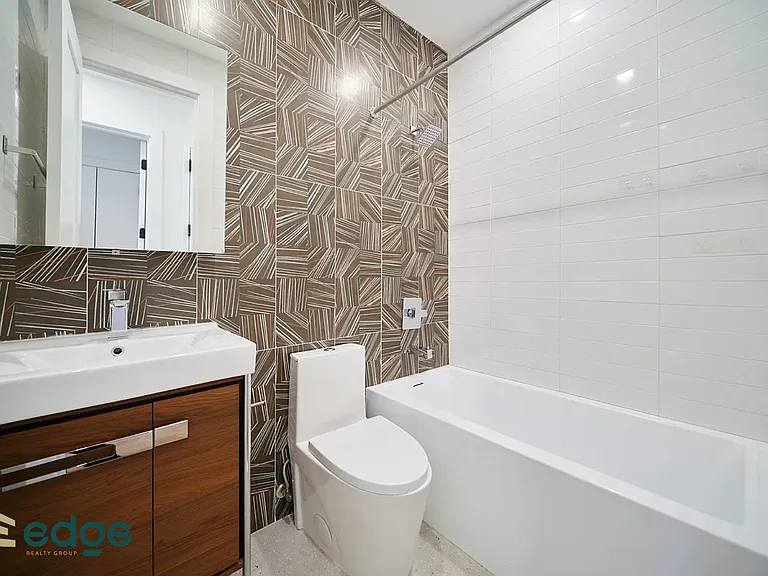 104 Graham Ave #2R — Photo 6