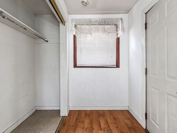 Entry large closet 
