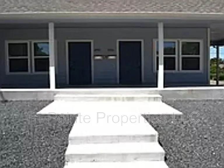 1202 Lowe St — Photo 1
