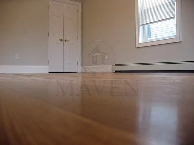 5 bed, 1650 sqft, $6,100 — Photo 2