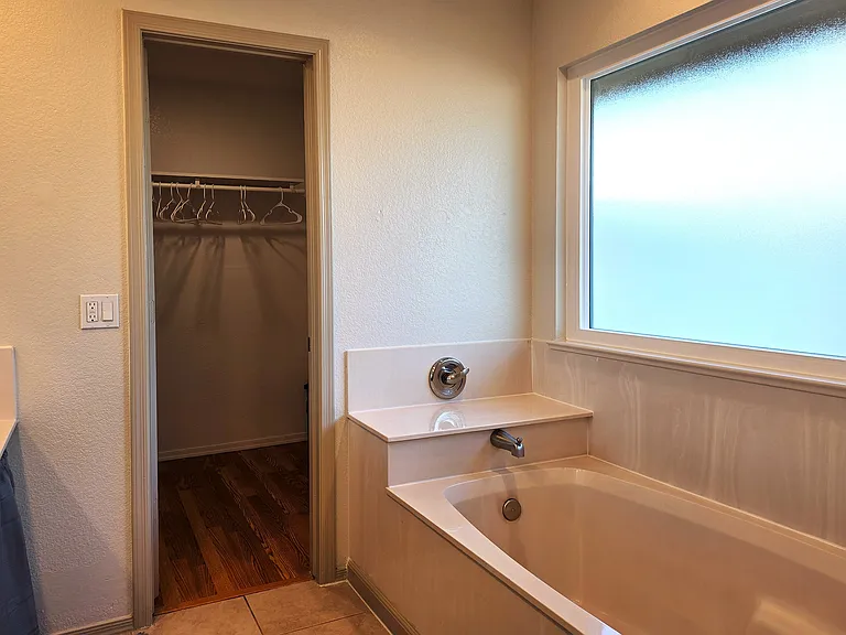 1311 W Folley St — Photo 53