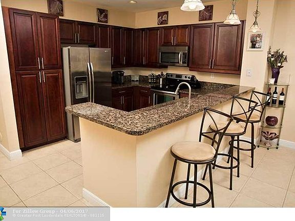 2nd image of 1604 SW 33rd Ct