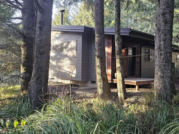 5511 Tenmile Creek Rd, Yachats, OR 97498