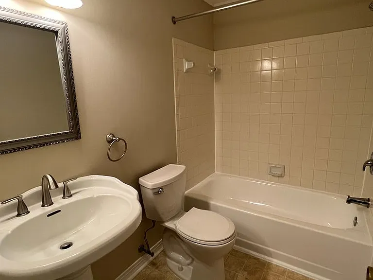 18130 Chalet Dr #303 — Photo 9